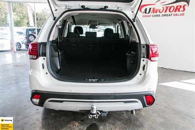 2022 Mitsubishi Outlander - Thumbnail