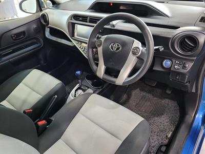 2013 Toyota Aqua - Thumbnail