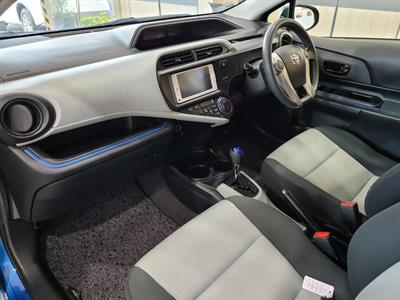 2013 Toyota Aqua - Thumbnail