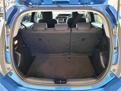 2013 Toyota Aqua - Thumbnail