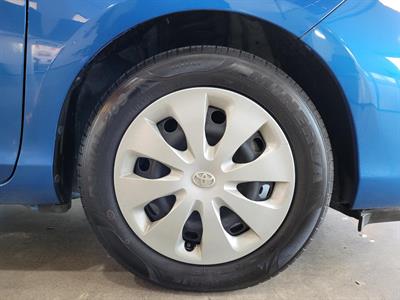 2013 Toyota Aqua - Thumbnail
