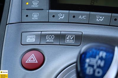 2014 Toyota Prius - Thumbnail