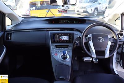2014 Toyota Prius - Thumbnail