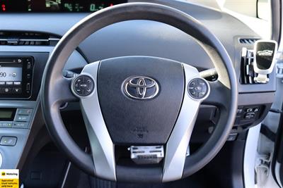 2014 Toyota Prius - Thumbnail