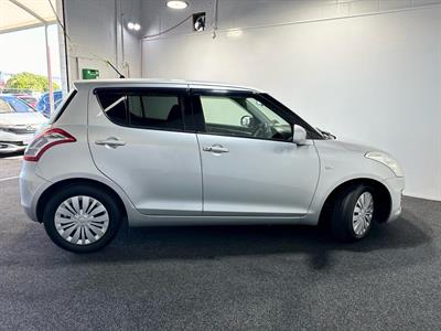 2015 Suzuki Swift - Thumbnail