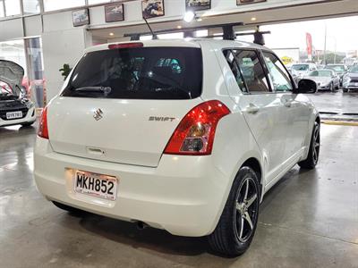 2008 Suzuki Swift - Thumbnail