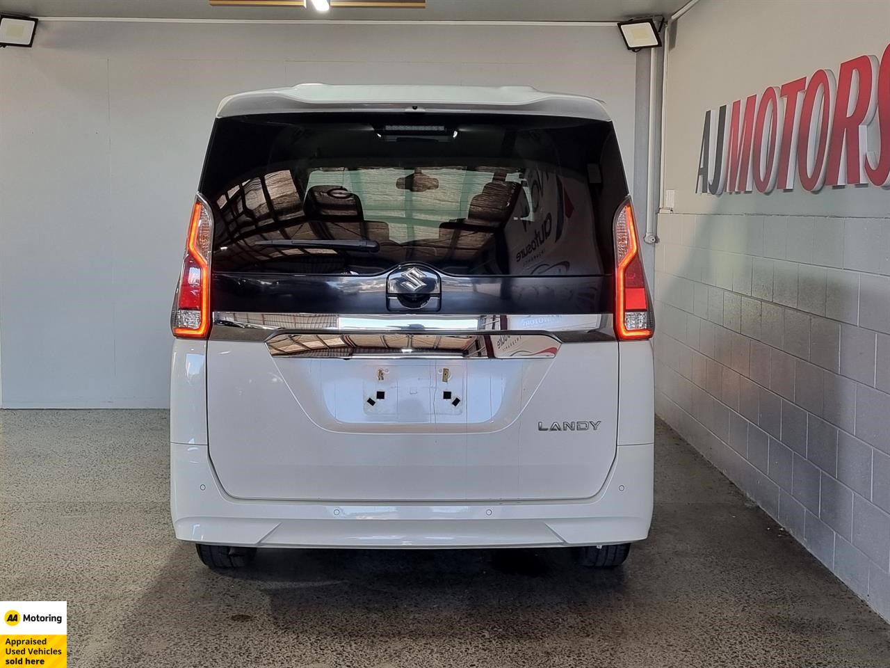 2017 Suzuki Landy