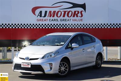 2015 Toyota Prius - Thumbnail