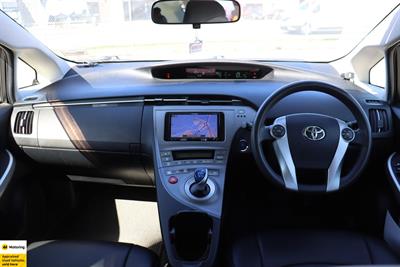 2015 Toyota Prius - Thumbnail