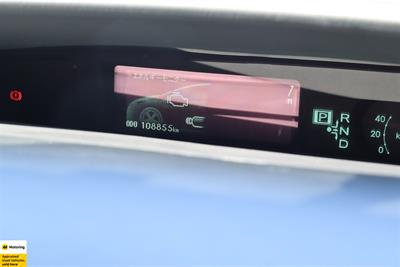 2015 Toyota Prius - Thumbnail