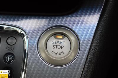 2015 Nissan Serena - Thumbnail