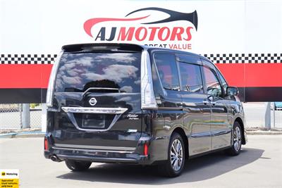 2015 Nissan Serena - Thumbnail