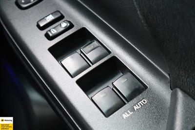 2012 Toyota Vellfire - Thumbnail