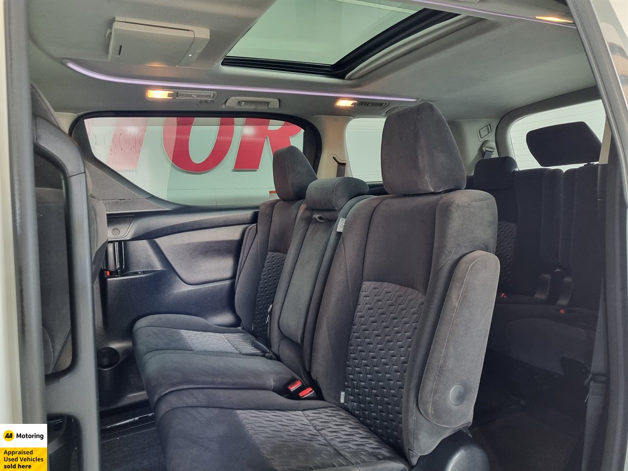 2015 Toyota Vellfire
