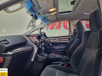 2015 Toyota Vellfire - Thumbnail