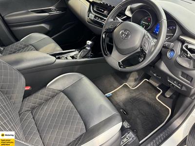 2019 Toyota C-HR - Thumbnail