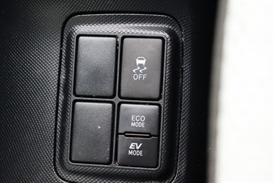 2020 Toyota Aqua - Thumbnail