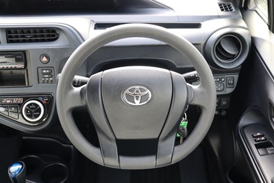 2020 Toyota Aqua - Thumbnail