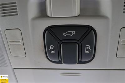 2011 Toyota Vellfire - Thumbnail