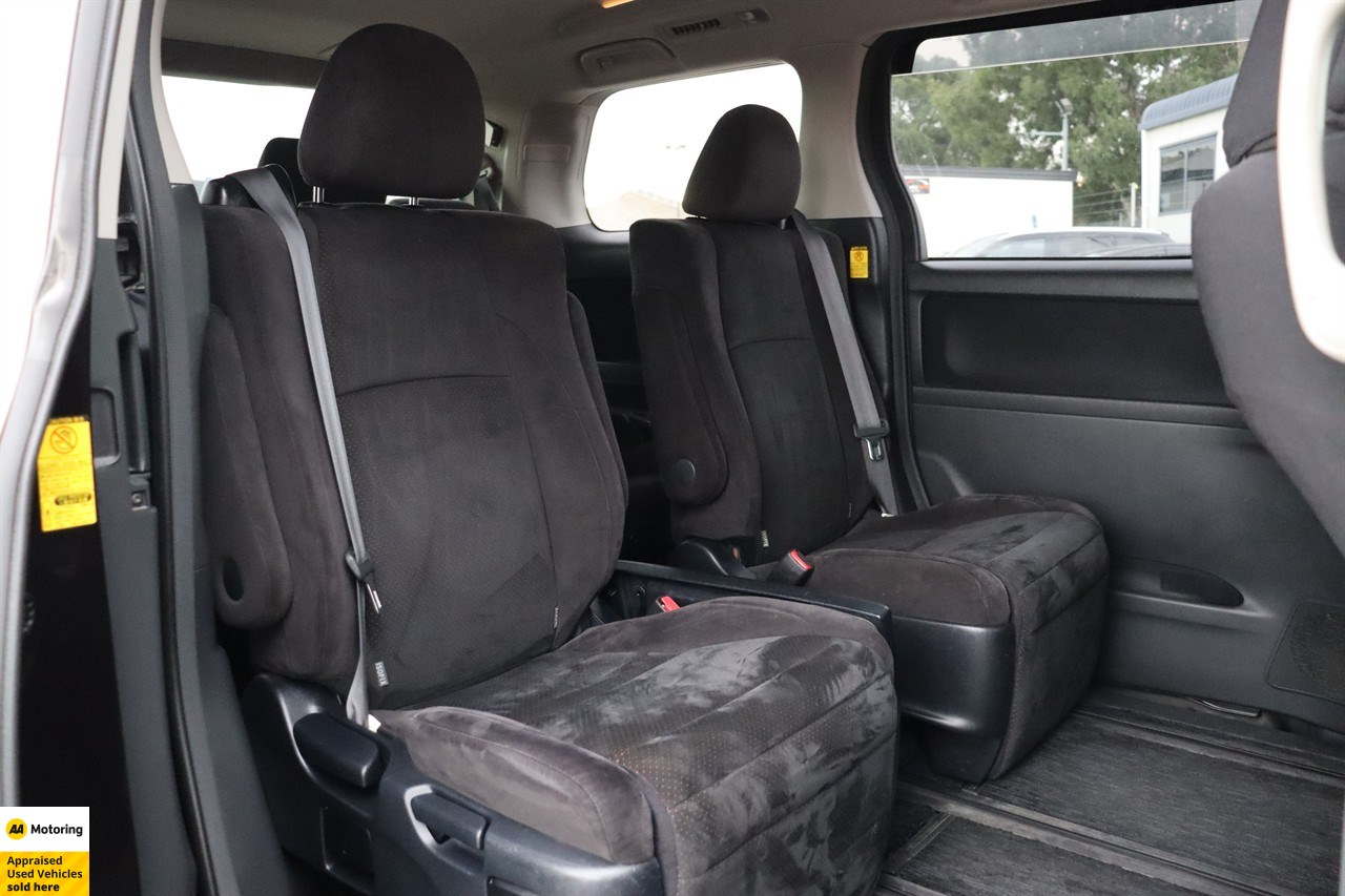 2011 Toyota Vellfire