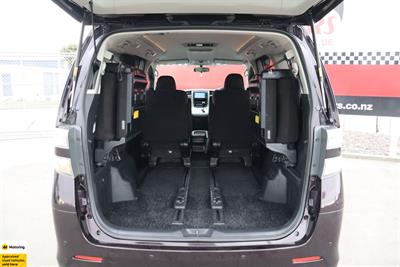 2011 Toyota Vellfire - Thumbnail