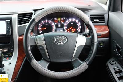 2011 Toyota Vellfire - Thumbnail