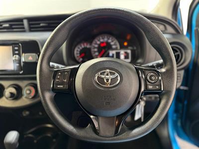 2017 Toyota Vitz - Thumbnail