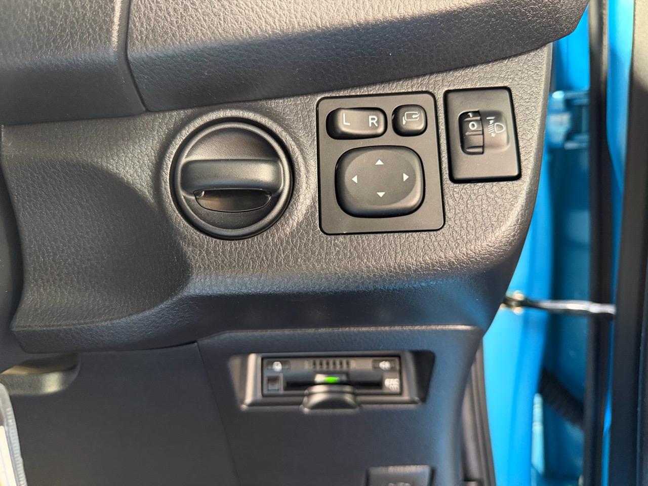 2017 Toyota Vitz