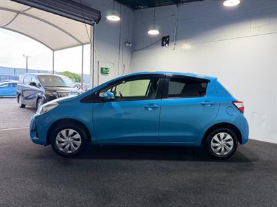 2017 Toyota Vitz - Thumbnail