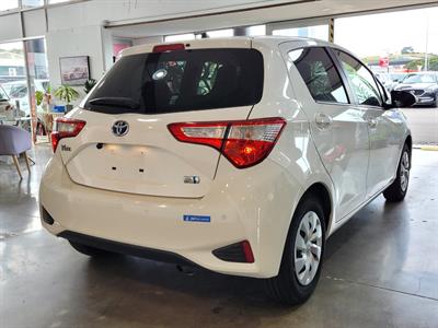 2019 Toyota Vitz - Thumbnail
