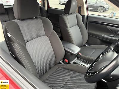 2021 Mitsubishi Outlander - Thumbnail