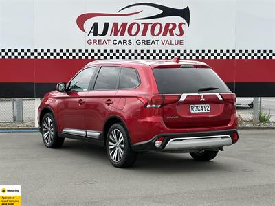 2021 Mitsubishi Outlander - Thumbnail
