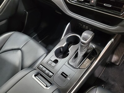 2022 Toyota Highlander - Thumbnail