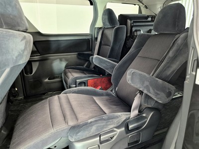 2008 Toyota Vellfire - Thumbnail