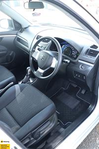 2016 Suzuki Swift - Thumbnail