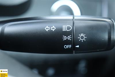 2016 Suzuki Swift - Thumbnail