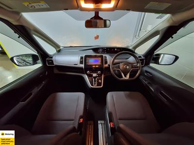 2018 Nissan Serena - Thumbnail