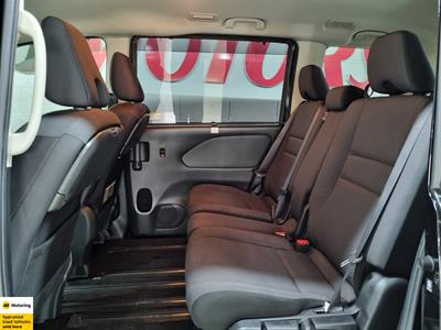 2018 Nissan Serena - Thumbnail