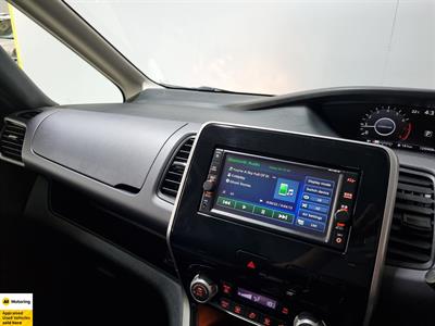 2018 Nissan Serena - Thumbnail