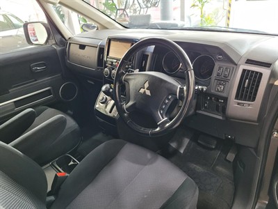 2012 Mitsubishi Delica - Thumbnail