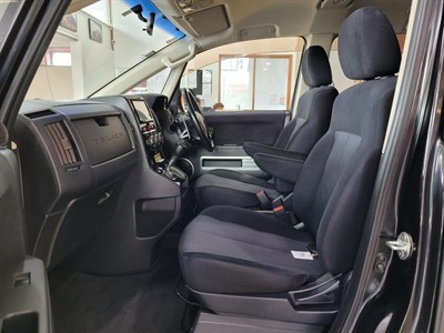 2012 Mitsubishi Delica - Thumbnail