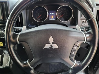 2012 Mitsubishi Delica - Thumbnail