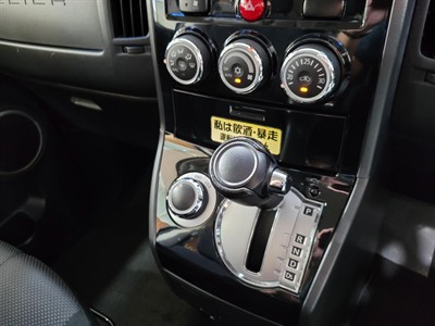 2012 Mitsubishi Delica - Thumbnail