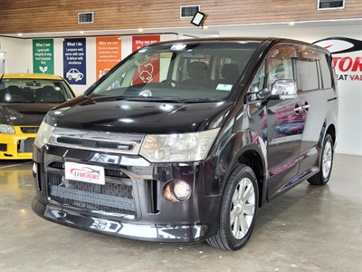 2012 Mitsubishi Delica - Thumbnail