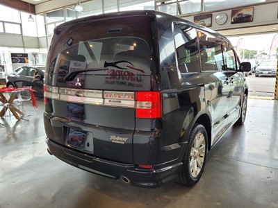 2012 Mitsubishi Delica - Thumbnail
