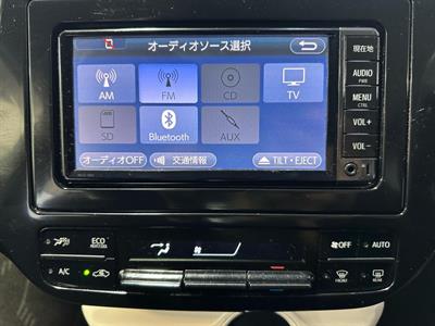 2017 Toyota Prius - Thumbnail