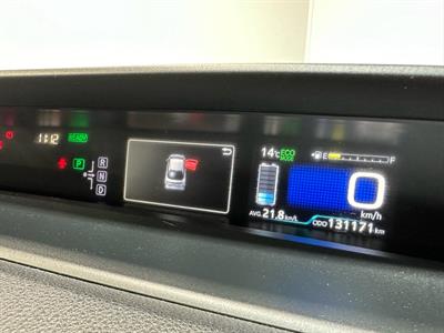 2017 Toyota Prius - Thumbnail