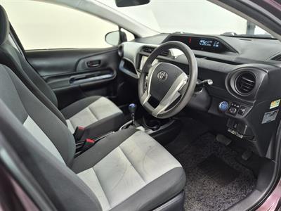 2014 Toyota Aqua - Thumbnail