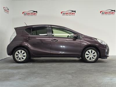 2014 Toyota Aqua - Thumbnail