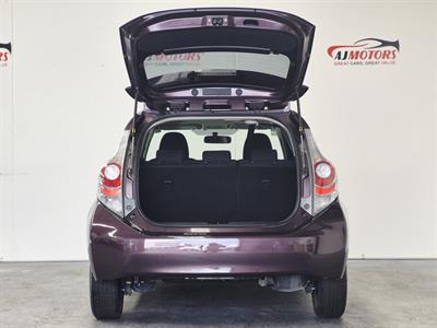 2014 Toyota Aqua - Thumbnail